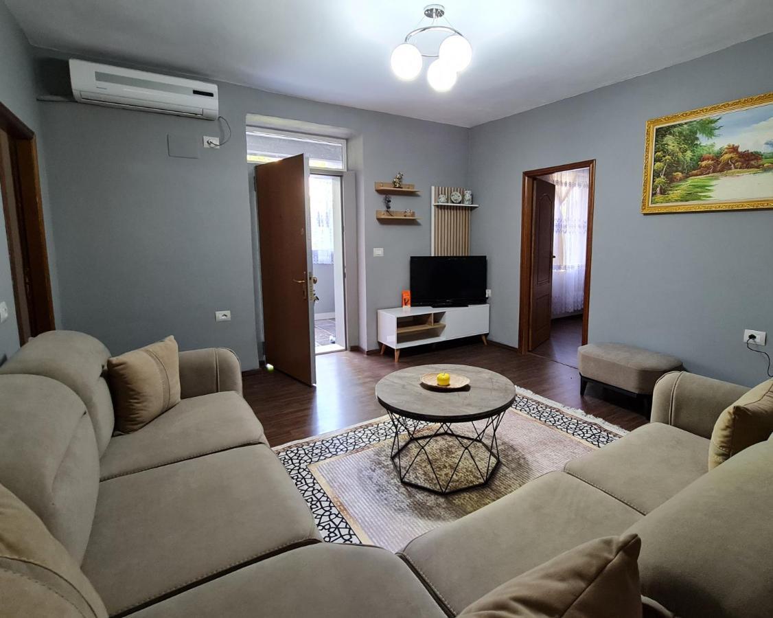 Jon's Apartment
